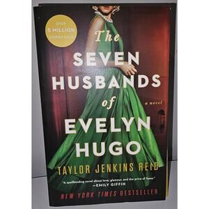 Bestselling Paperback: The Seven Husbands of Evelyn Hugo